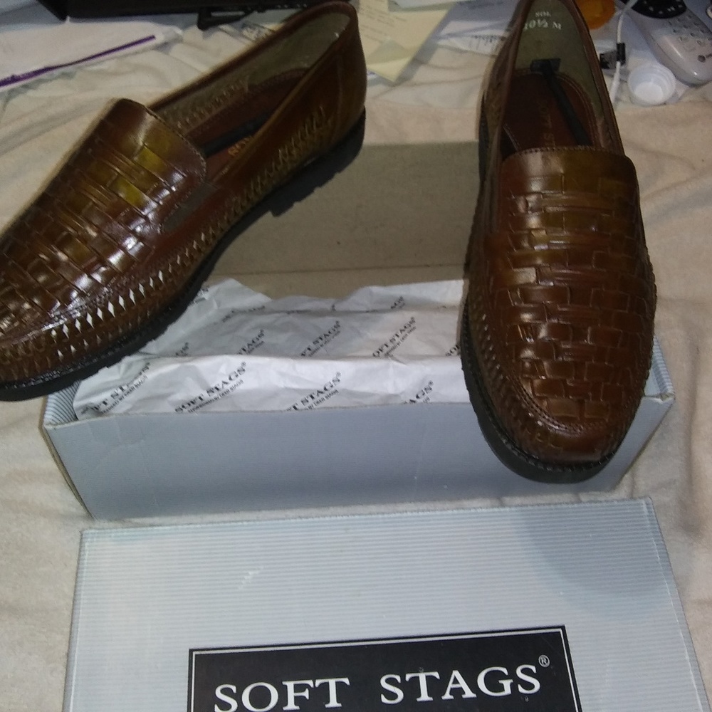 MEN'S SHOES, SOFT TAG SIZE 10 1/2